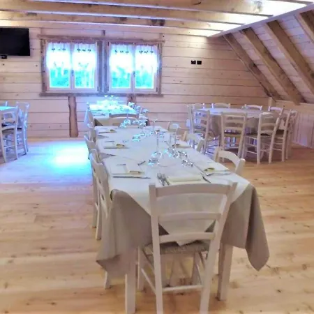 Horská chata Beautiful Chalet In With Private Terrace Comeglians
