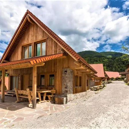 Beautiful Chalet In With Private Terrace * Comeglians